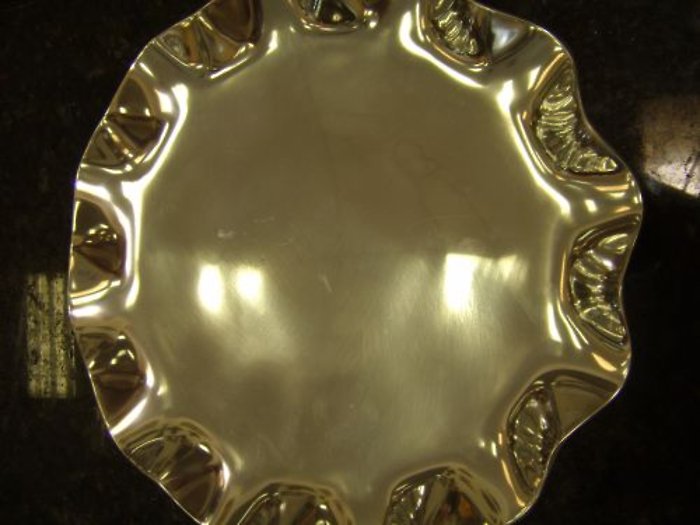 Round Scalloped Tray