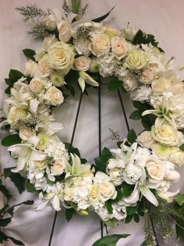 RH Wreath in Elegant White