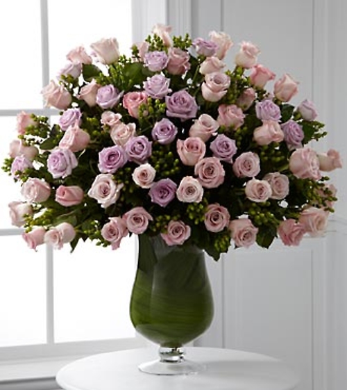 Applause Luxury Rose Bouquet - 100 pastel Long-Stemmed Roses