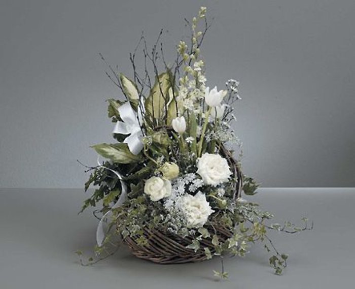 Classic tabletop arrangment